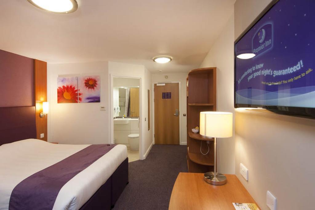 Campanile Hotel Донкастър Екстериор снимка